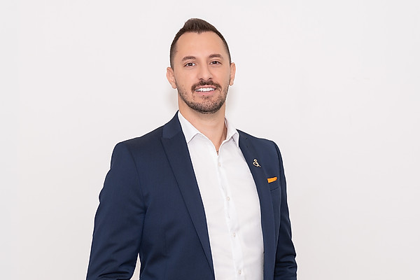 Sacha Zivulovic, Digital Marketing Coordinator 